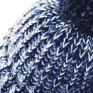 Bonnet à pompon en maille torsadée personnalisé | Karekare Navy Twist